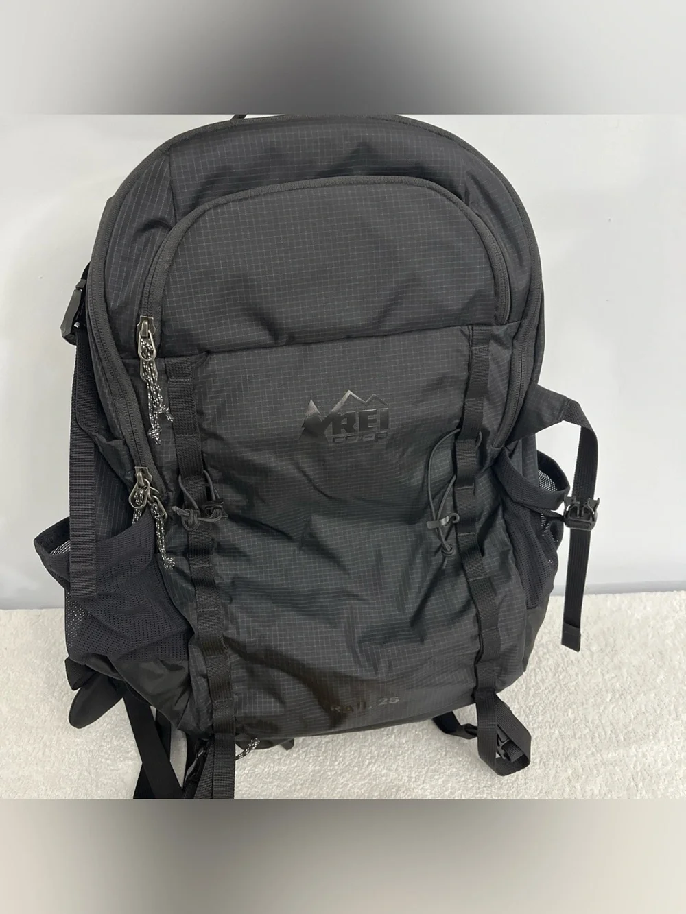 REI Co-op Trail 25 Backpack Black Day Hiking Pack With Rain Cover Rain Cover 4XL